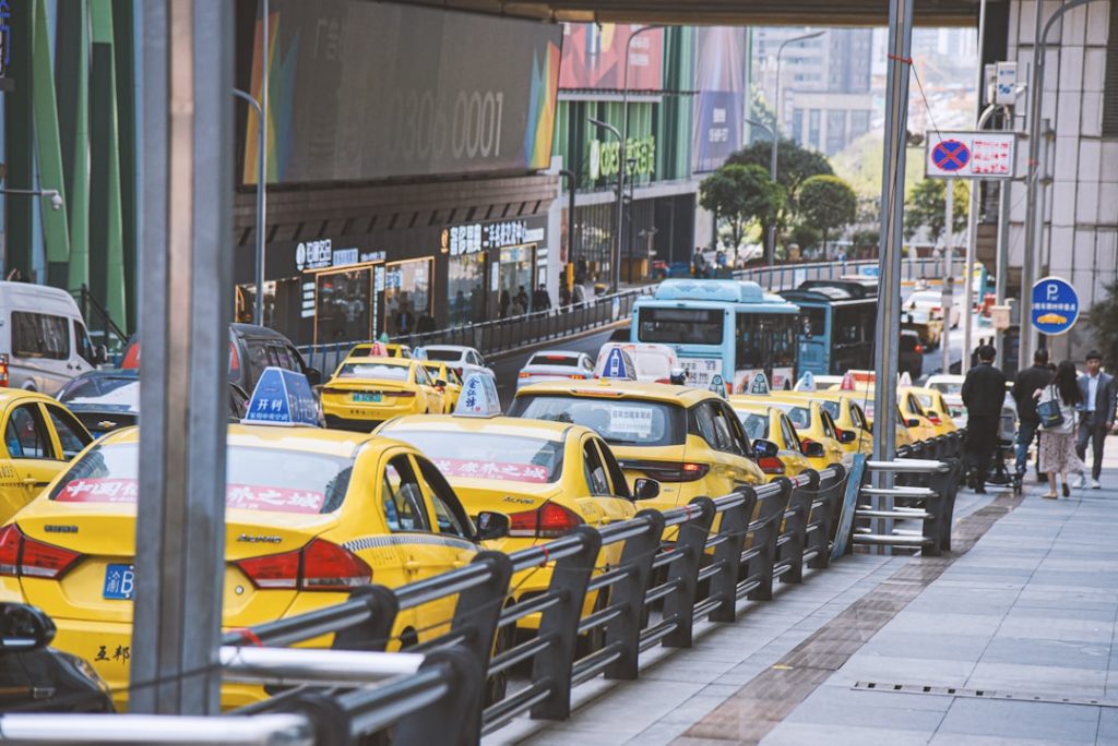 Klare Orientierung: Die allgemeine Bedeutung von Verkehrsschildern